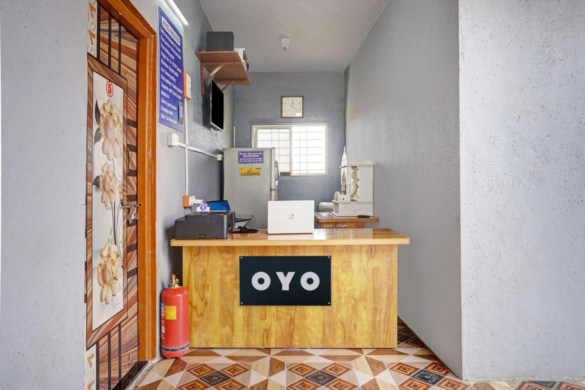 Hotel O Sky 7 Lodge Pimpalwandi Esterno foto