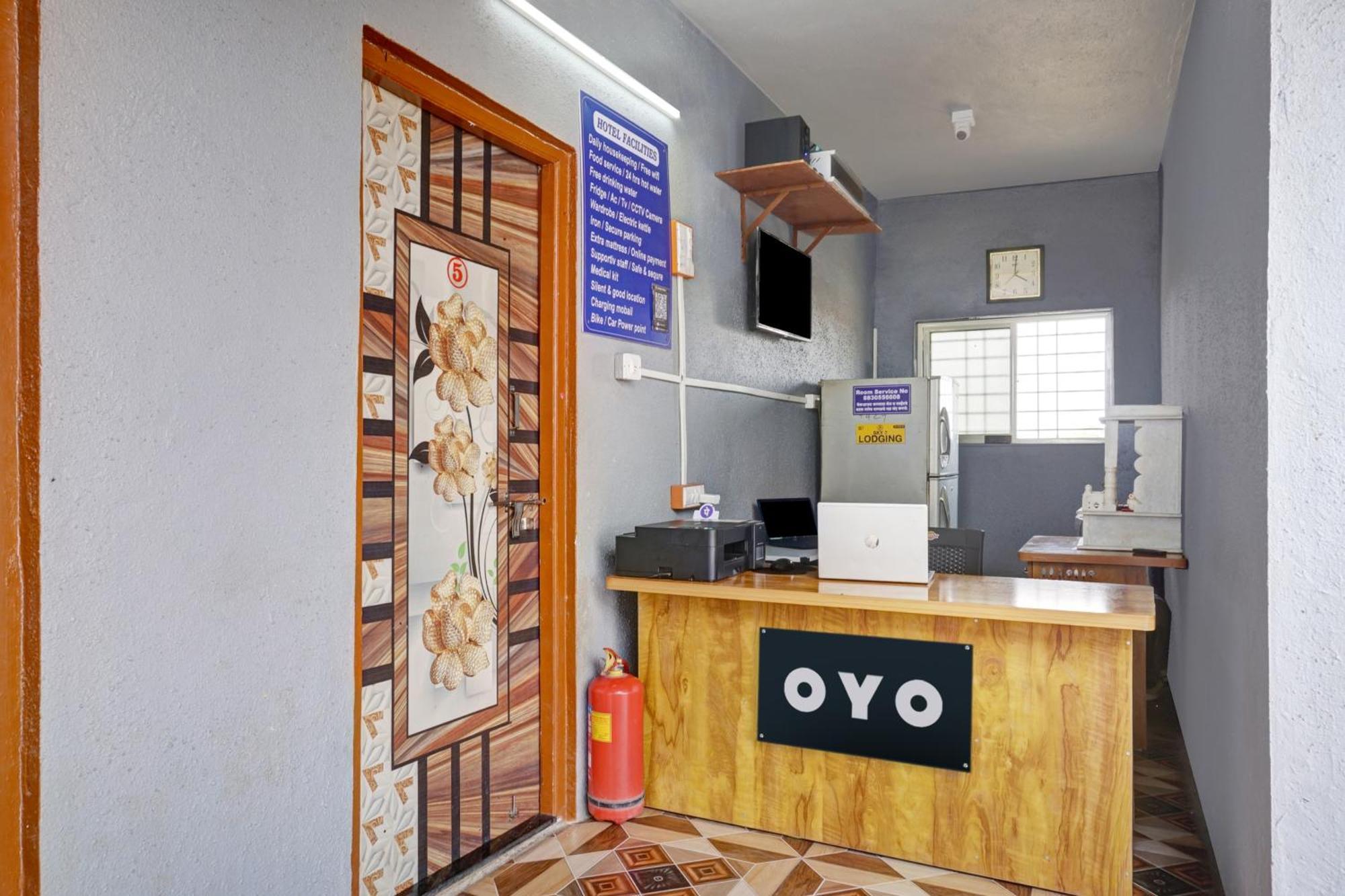 Hotel O Sky 7 Lodge Pimpalwandi Esterno foto